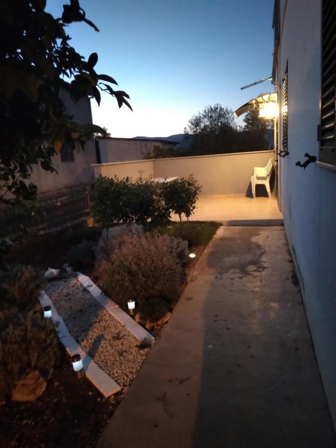 Vila Rosanda Slatine Exteriér fotografie